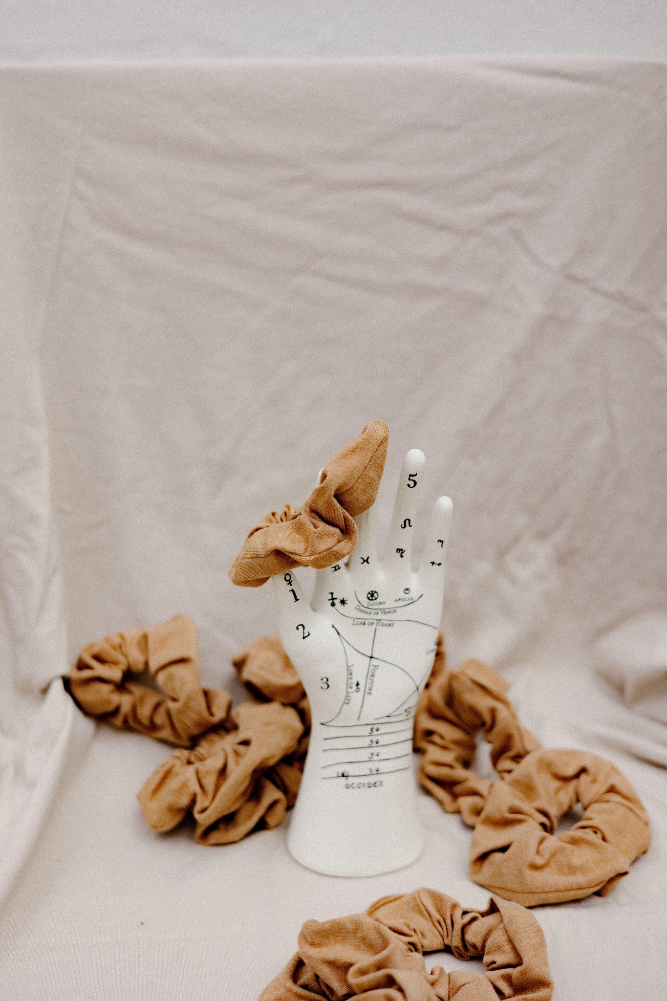 ORGANIC COTTON SCRUNCHIES - Earth & Mama Co.